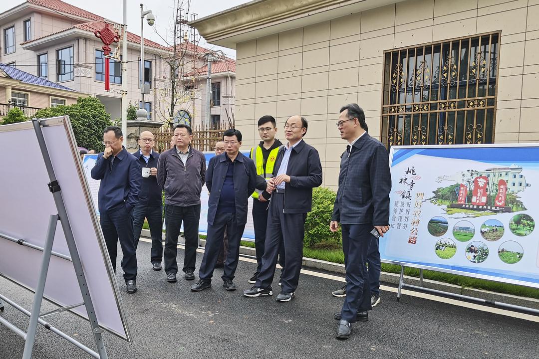 交通运输新法规下的温情之旅，小明的法规智慧之路